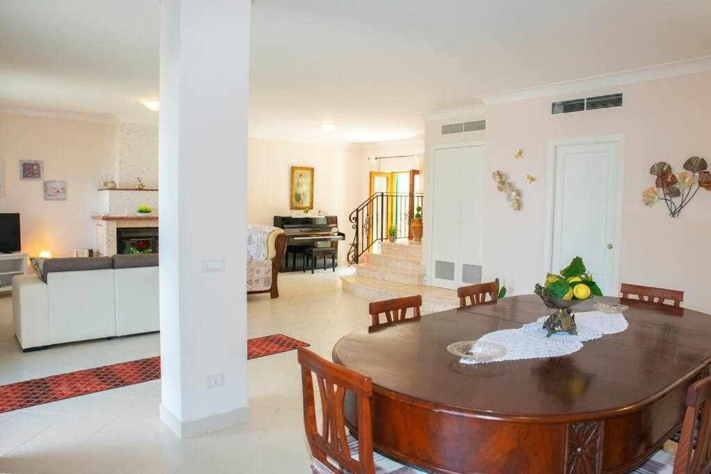 Villa Il Sogno Di Zia Ada Масса-Лубренсе Экстерьер фото